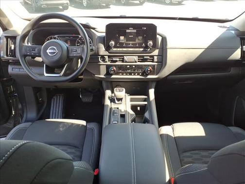 2025 Nissan Pathfinder S FWD