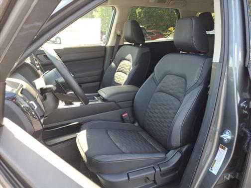 2025 Nissan Pathfinder S FWD