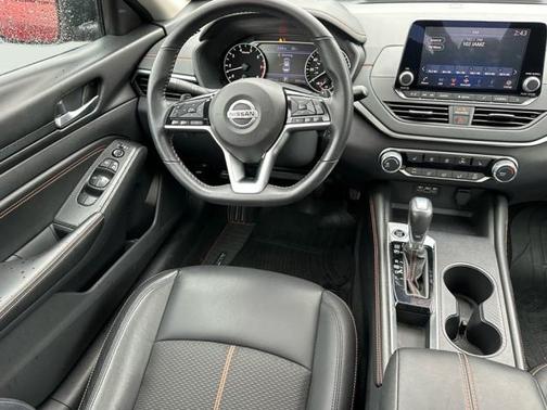 2021 Nissan Altima SR FWD