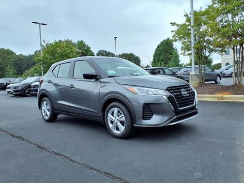 2025 Nissan Kicks S