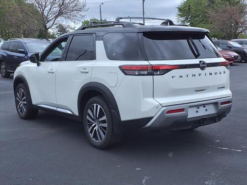 2022 Nissan Pathfinder Platinum 2WD
