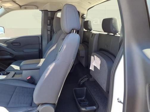 2024 Nissan Frontier S