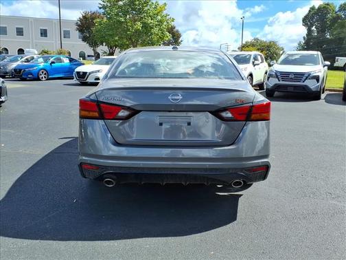 2025 Nissan Altima SR FWD