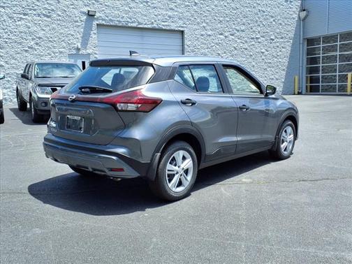 2025 Nissan Kicks S