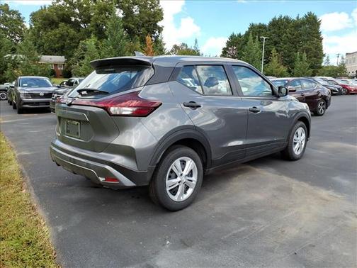 2025 Nissan Kicks S
