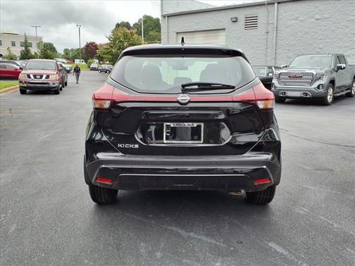 2025 Nissan Kicks S