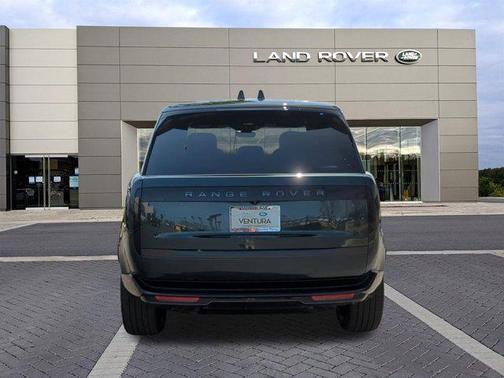2025 Land Rover Range Rover P530 SE