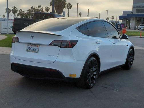 2022 Tesla Model Y Performance Dual Motor All-Wheel Drive
