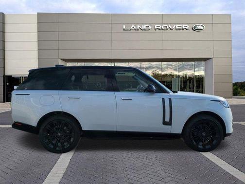 2025 Land Rover Range Rover P530 SE