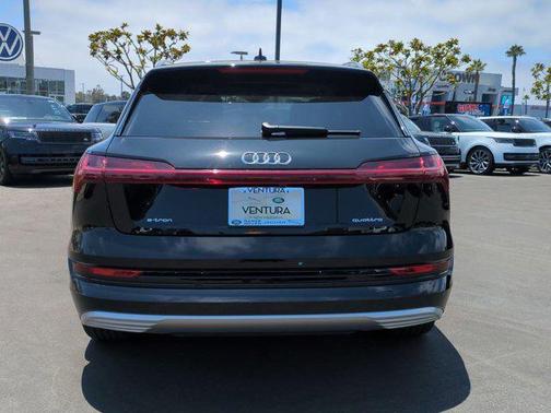 2022 Audi e-tron Premium