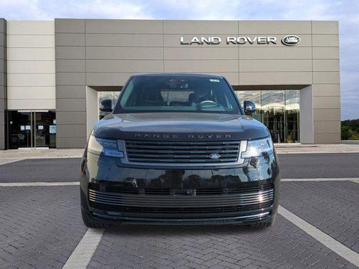 2025 Land Rover Range Rover P615 SV