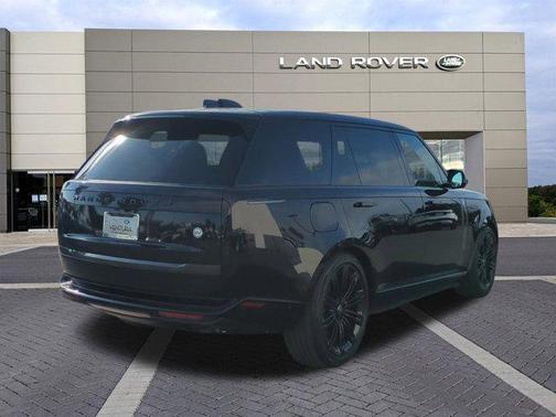 2025 Land Rover Range Rover P615 SV