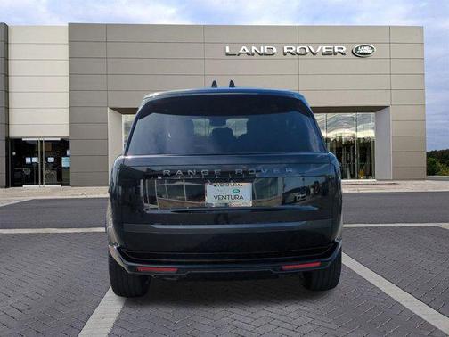 2025 Land Rover Range Rover P530 SE 7 Seat
