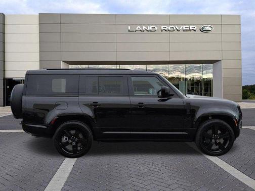 Santorini Black Metallic 2026 Land Rover Defender P400 X-Dynamic SE