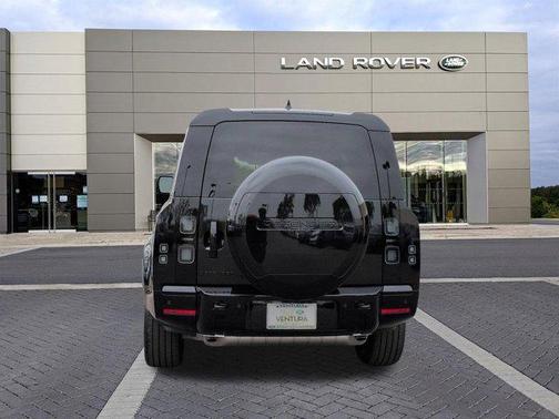 Santorini Black Metallic 2026 Land Rover Defender P400 X-Dynamic SE