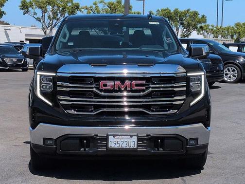 Onyx Black 2023 GMC Sierra 1500 SLT