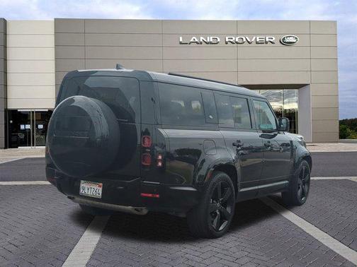 2024 Land Rover Defender 130 P400 X-Dynamic SE