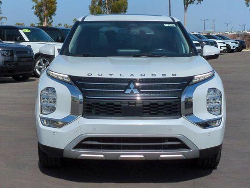 2022 Mitsubishi Outlander Black Edition 2WD