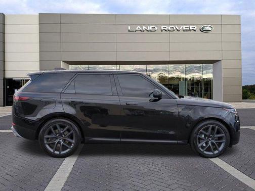 2024 Land Rover Range Rover Sport SE