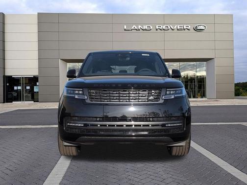 Santorini Black Metallic 2026 Land Rover Range Rover P400 SE 7 Seat