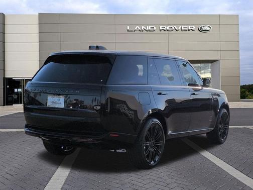 Santorini Black Metallic 2026 Land Rover Range Rover P400 SE 7 Seat
