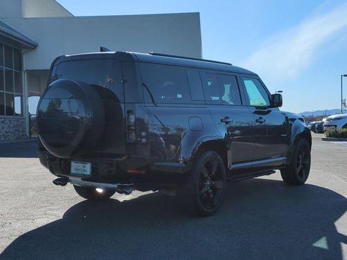 2025 Land Rover Defender V8
