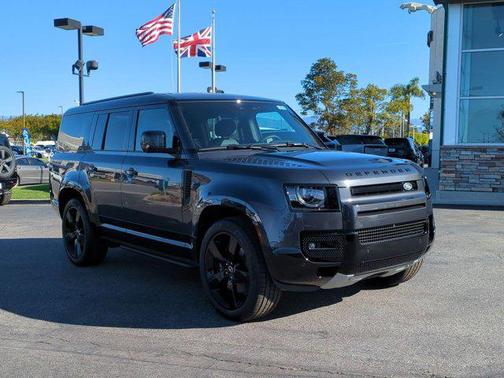 2025 Land Rover Defender V8