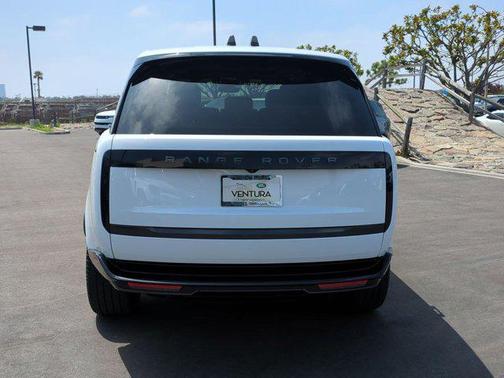 2025 Land Rover Range Rover P400 SE 7 Seat