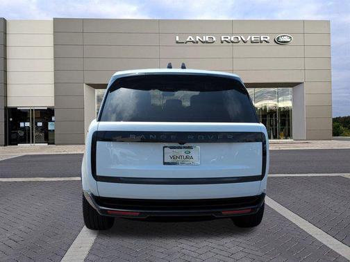 2025 Land Rover Range Rover P400 SE 7 Seat