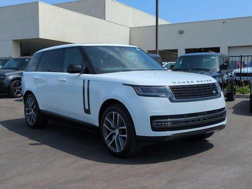 2025 Land Rover Range Rover P400 SE 7 Seat