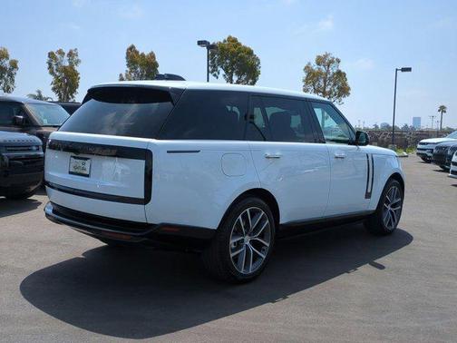 2025 Land Rover Range Rover P400 SE 7 Seat