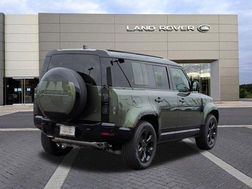 WOOLSTONE GREEN 2026 Land Rover Defender P400 X-Dynamic SE