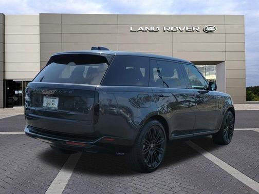 2025 Land Rover Range Rover P400 SE 7 Seat