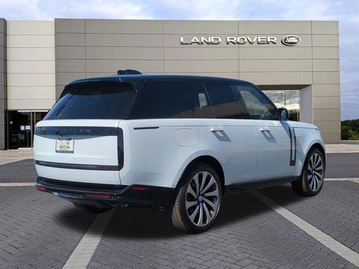 2025 Land Rover Range Rover P530 SE