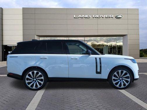 2025 Land Rover Range Rover P530 SE