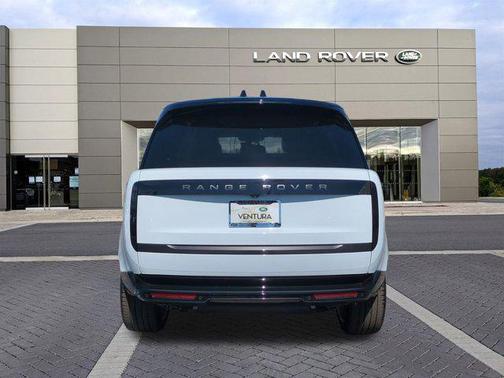 2025 Land Rover Range Rover P530 SE