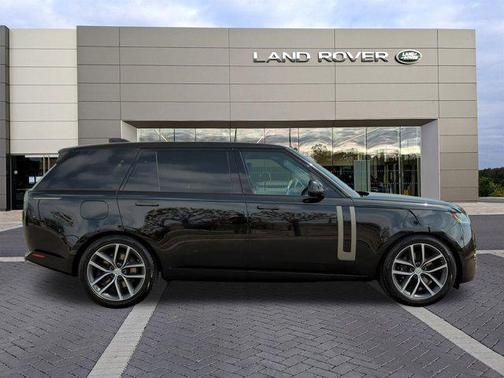 2025 Land Rover Range Rover P530 SE 7 Seat