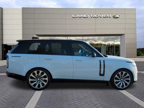 2023 Land Rover Range Rover P530 SE