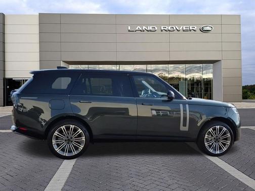 Belgravia Green Metallic 2026 Land Rover Range Rover P400 SE 7 Seat
