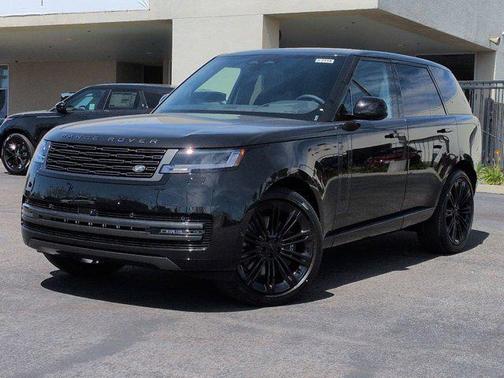 Santorini Black Metallic 2026 Land Rover Range Rover P530 SE
