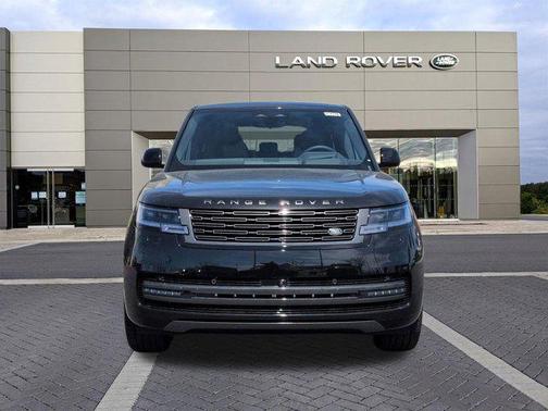 Santorini Black Metallic 2026 Land Rover Range Rover P530 SE
