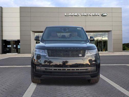 2026 Land Rover Range Rover P550e SE