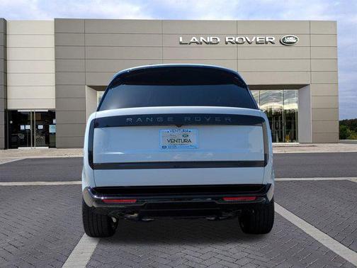 2025 Land Rover Range Rover P530 SE 7 Seat