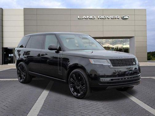Santorini Black Metallic 2026 Land Rover Range Rover P400 SE 7 Seat