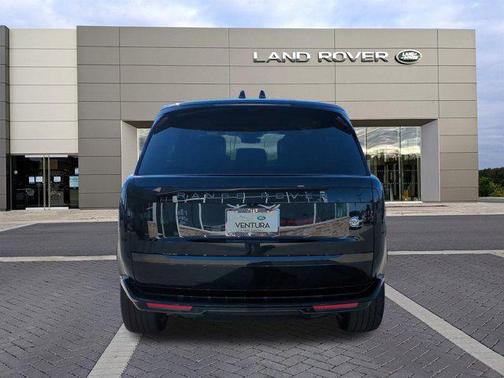 2025 Land Rover Range Rover P615 SV