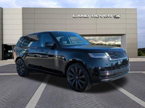 2025 Land Rover Range Rover P615 SV