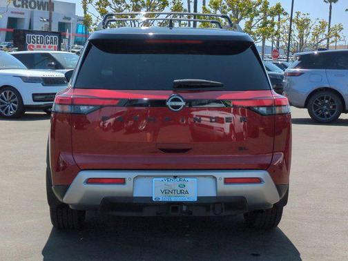 2022 Nissan Pathfinder SL 2WD
