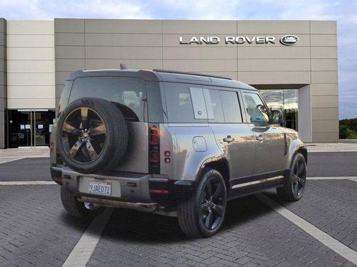 2024 Land Rover Defender 110 P400 X-Dynamic SE