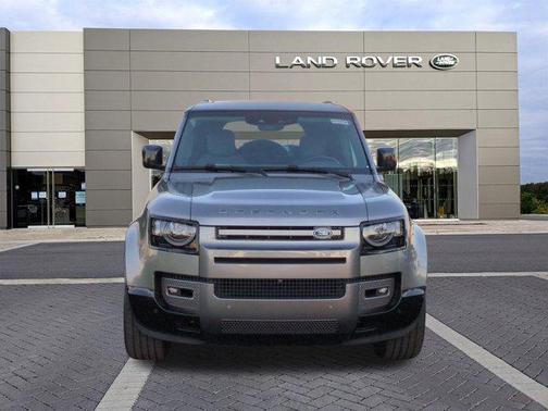 2024 Land Rover Defender 110 P400 X-Dynamic SE