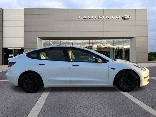 2022 Tesla Model 3 Standard Range